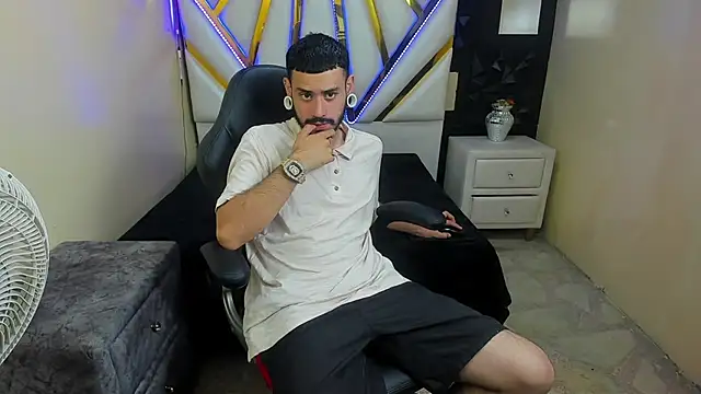 Snapshot of BrunoCarzon chatting on 06/05/26, 01:50 BrunoCarzon online show from 06/05/26, 01:50