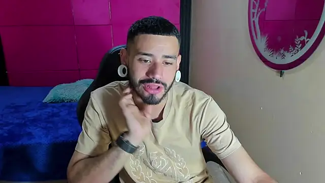 Snapshot of BrunoCarzon chatting on 06/10/26, 01:10 BrunoCarzon online show from 06/10/26, 01:10