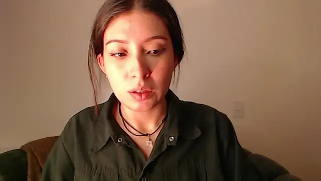 Snapshot of -AmelieH chatting on 06/16/26, 10:45 -AmelieH online show from 06/16/26, 10:45