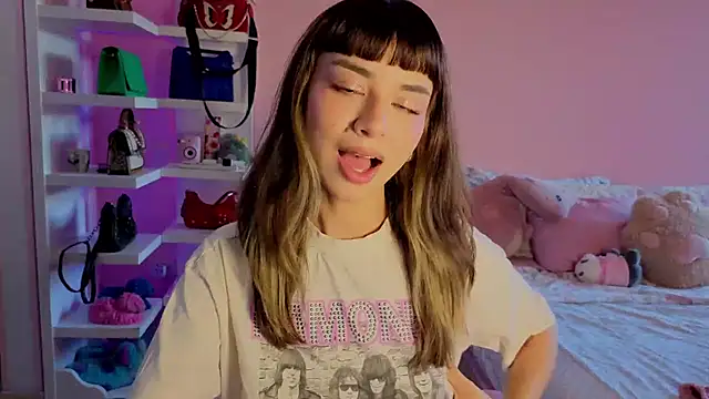 Snapshot of little_rachel_cute chatting on 07/06/26, 11:07 little rachel cute online show from 07/06/26, 11:07