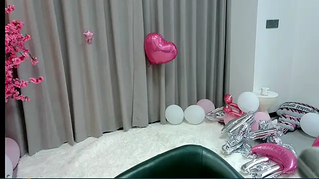Snapshot of yan-0705 chatting on 06/03/26, 11:13 yan-0705 online show from 06/03/26, 11:13