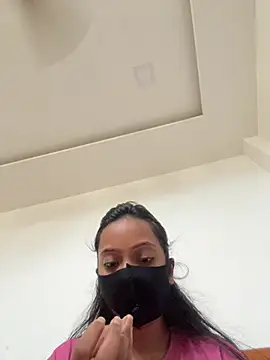 livia dolls online show from 06/05/26, 10:32