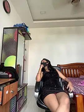 livia dolls online show from 06/12/26, 10:25