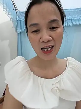 Lye lovely online show from 06/11/26, 02:48