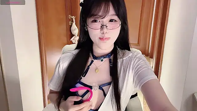 April UU online show from 07/07/26, 10:08