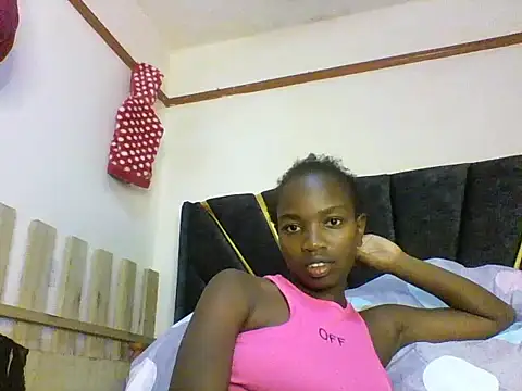 Snapshot of aliana082169 chatting on 06/01/26, 07:04 aliana082169 online show from 06/01/26, 07:04