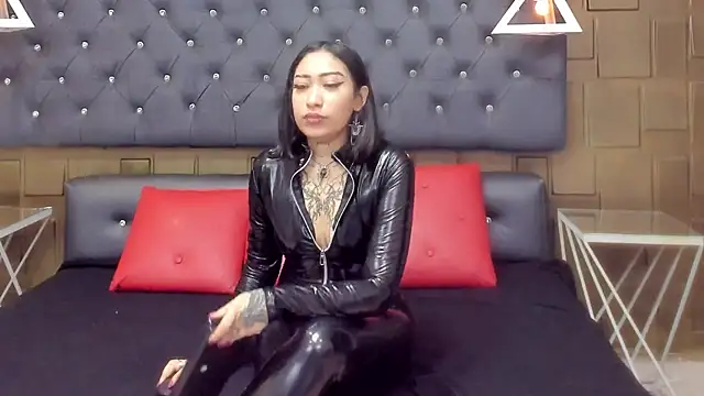 LennaCruz online show from 05/31/26, 11:39