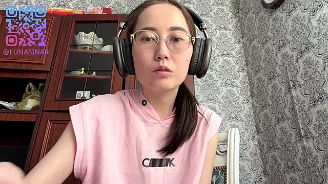 VickieTrudo online show from 06/12/26, 04:33
