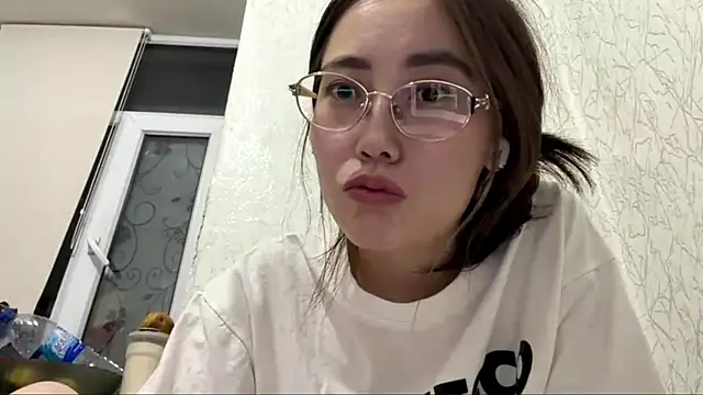 VickieTrudo online show from 06/15/26, 09:06