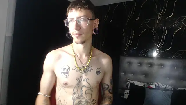 Snapshot of Ryan_Owenss chatting on 06/11/26, 03:26 Ryan Owenss online show from 06/11/26, 03:26