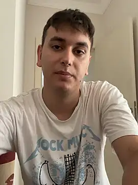 imjustaboyy1 online show from 07/04/26, 12:33