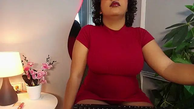 Snapshot of Kristal_donne chatting on 06/06/26, 12:10 Kristal donne online show from 06/06/26, 12:10