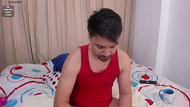 Snapshot of max_ed chatting on 06/01/26, 05:31 max ed online show from 06/01/26, 05:31
