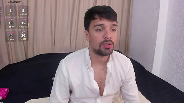 Snapshot of max_ed chatting on 06/08/26, 04:02 max ed online show from 06/08/26, 04:02