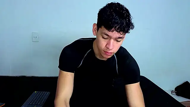 Snapshot of Luke_Muscle chatting on 06/02/26, 01:13 Luke Muscle online show from 06/02/26, 01:13