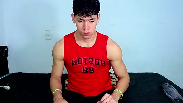 Snapshot of Luke_Muscle chatting on 06/03/26, 12:30 Luke Muscle online show from 06/03/26, 12:30