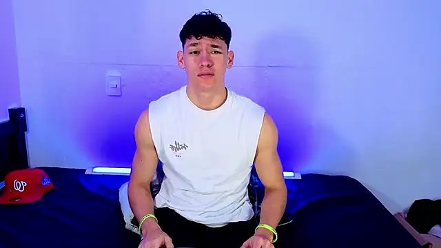 Snapshot of Luke_Muscle chatting on 06/06/26, 02:55 Luke Muscle online show from 06/06/26, 02:55