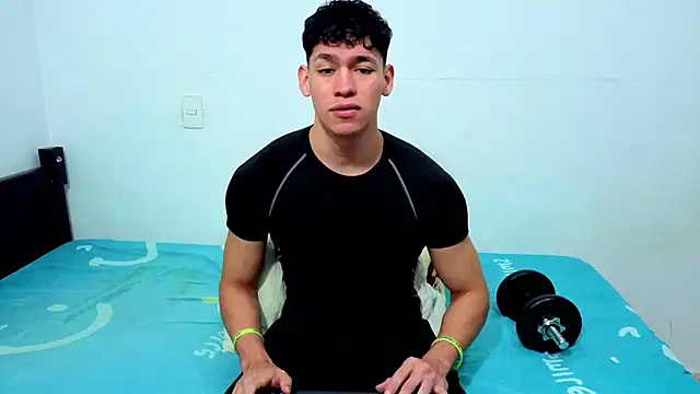 Snapshot of Luke_Muscle chatting on 06/08/26, 02:28 Luke Muscle online show from 06/08/26, 02:28