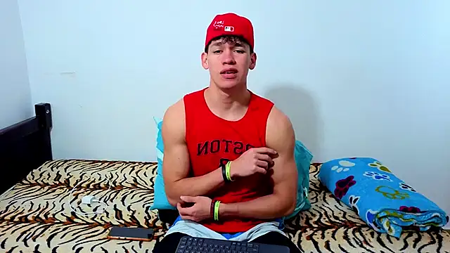 Luke Muscle online show from 06/16/26, 01:25