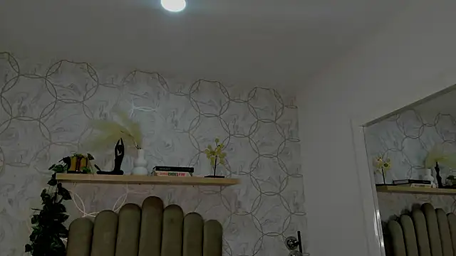 luna bellucci online show from 06/13/26, 11:30