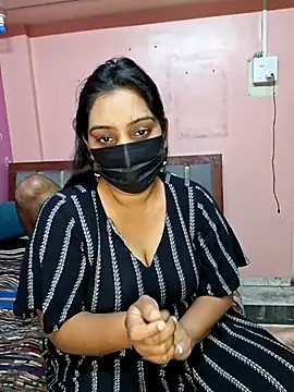 Hornyreshma online show from 06/10/26, 10:14