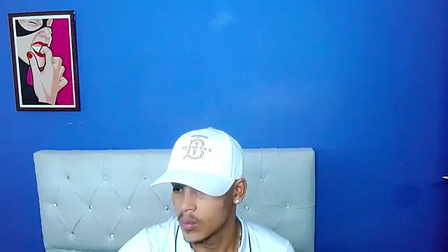 Snapshot of Angel_foxc13 chatting on 06/07/26, 03:21 Angel foxc13 online show from 06/07/26, 03:21