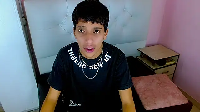Snapshot of jl_brayan12 chatting on 06/08/26, 03:29 jl brayan12 online show from 06/08/26, 03:29