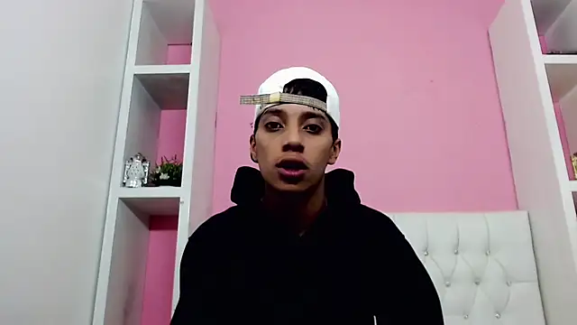 Snapshot of jl_brayan12 chatting on 06/12/26, 03:44 jl brayan12 online show from 06/12/26, 03:44