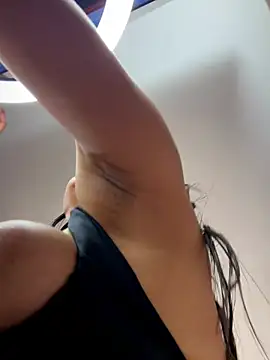 Snapshot of Eveliin__ chatting on 06/03/26, 02:33 Eveliin online show from 06/03/26, 02:33