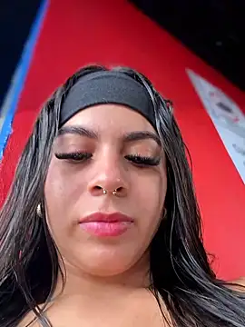 Snapshot of Eveliin__ chatting on 06/07/26, 07:28 Eveliin online show from 06/07/26, 07:28