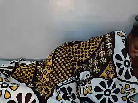 Snapshot of lue_bianca chatting on 05/31/26, 12:19 lue bianca online show from 05/31/26, 12:19