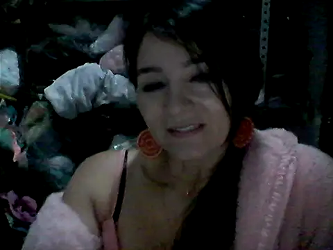Snapshot of Anlly_garcia002 chatting on 06/07/26, 05:33 Anlly garcia002 online show from 06/07/26, 05:33
