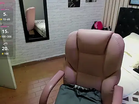 nikki nikoll online show from 06/25/26, 11:53