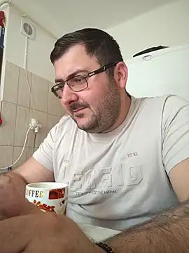 Snapshot of GabyAndrey93 chatting on 05/31/26, 08:21 GabyAndrey93 online show from 05/31/26, 08:21