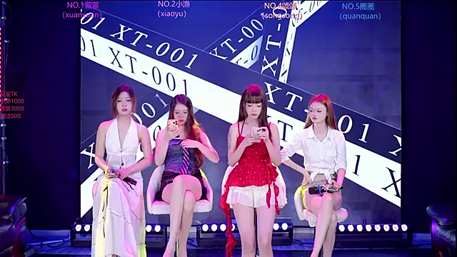 Snapshot of Xt-001 chatting on 06/05/26, 10:37 Xt-001 online show from 06/05/26, 10:37