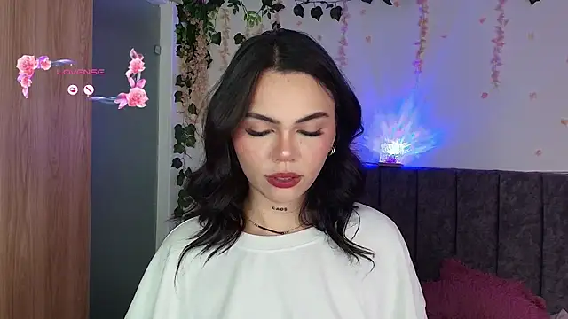 Snapshot of andraa_rossee chatting on 06/11/26, 02:53 andraa rossee online show from 06/11/26, 02:53