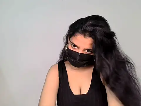 Snapshot of suzan_melly chatting on 06/03/26, 05:32 suzan melly online show from 06/03/26, 05:32