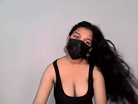 Snapshot of suzan_melly chatting on 06/09/26, 06:36 suzan melly online show from 06/09/26, 06:36