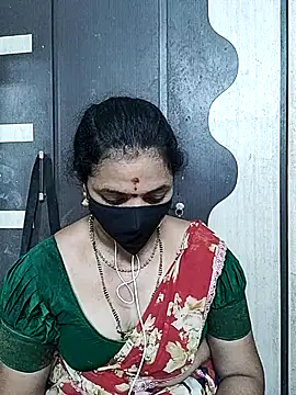 Snapshot of Leela_555 chatting on 05/30/26, 02:25 Leela 555 online show from 05/30/26, 02:25