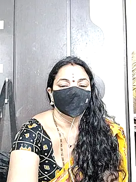 Snapshot of Leela_555 chatting on 06/06/26, 03:22 Leela 555 online show from 06/06/26, 03:22