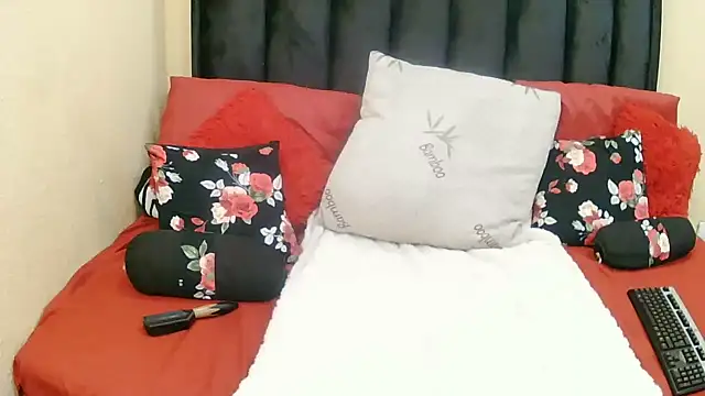 Naughtygirlxxx20 online show from 07/15/26, 05:40