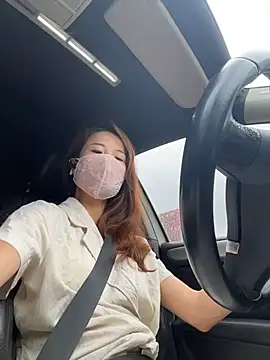 kiss loo online show from 06/25/26, 12:43