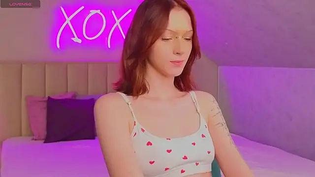 Snapshot of Nelly-May chatting on 07/18/26, 12:59 Nelly-May online show from 07/18/26, 12:59