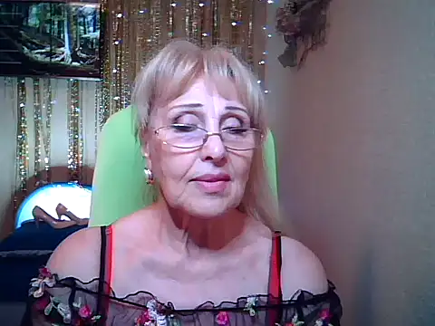 Snapshot of Wena-Sweety chatting on 06/09/26, 08:37 Wena-Sweety online show from 06/09/26, 08:37