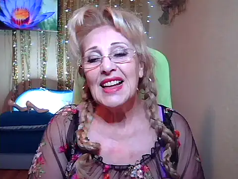 Snapshot of Wena-Sweety chatting on 06/13/26, 12:52 Wena-Sweety online show from 06/13/26, 12:52