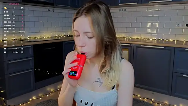 BlondeKelly online show from 06/02/26, 04:20