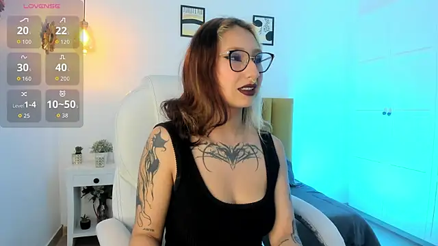 Snapshot of Natasha__monroe chatting on 06/13/26, 12:47 Natasha monroe online show from 06/13/26, 12:47
