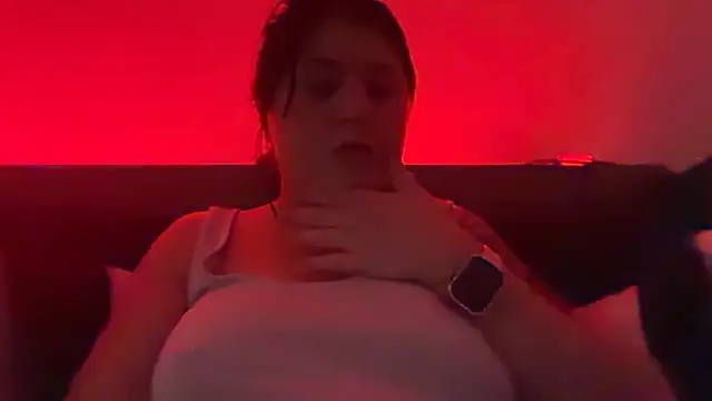 LucyLou31 online show from 06/15/26, 07:38