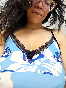 Snapshot of LUCI_LOVE chatting on 12/04/24, 11:41 LUCI LOVE online show from 12/04/24, 11:41