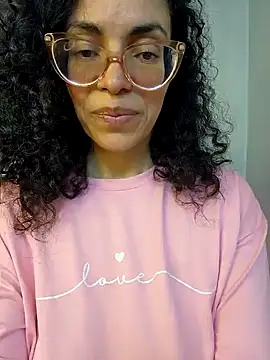 Snapshot of LUCI_LOVE chatting on 12/11/24, 09:01 LUCI LOVE online show from 12/11/24, 09:01